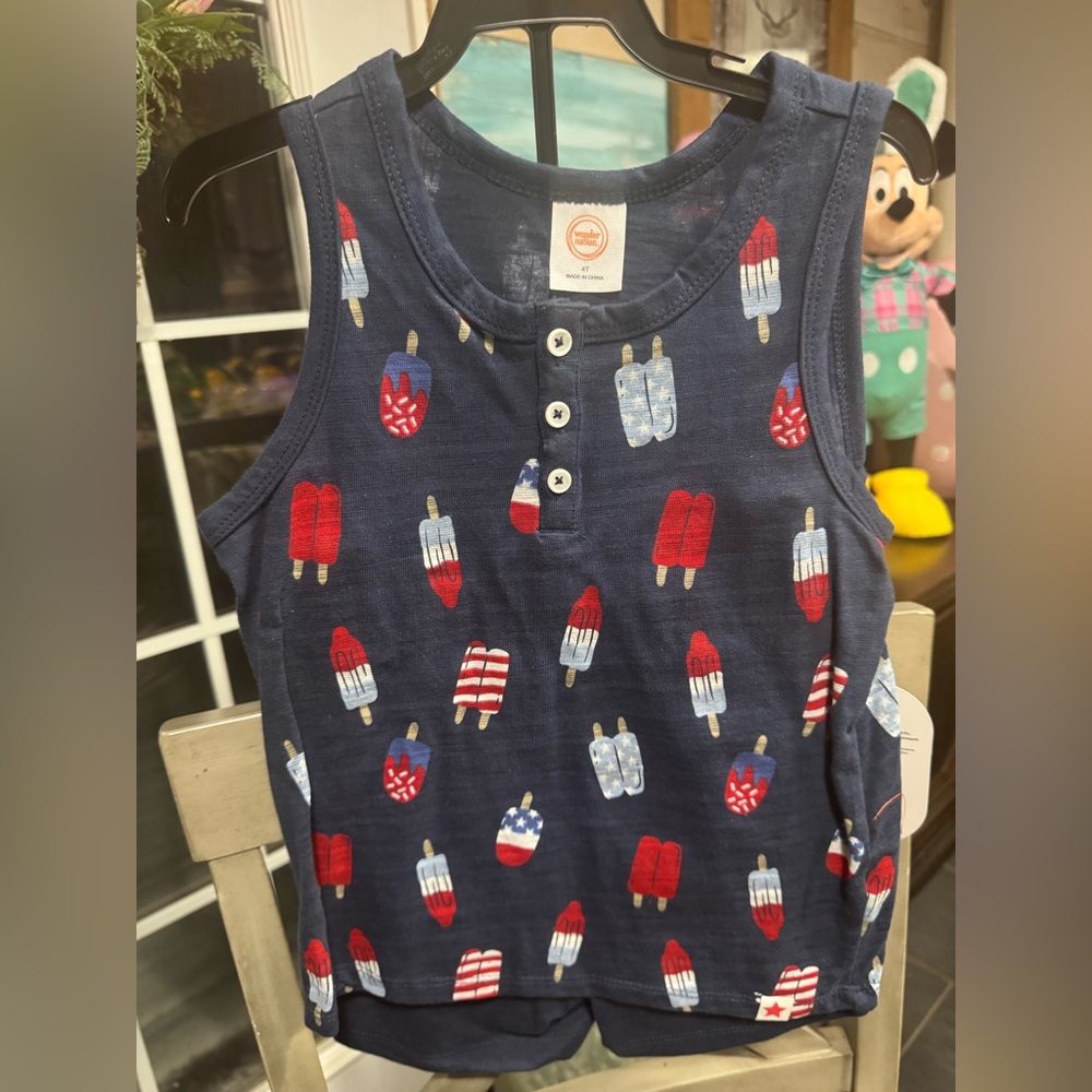 New Boys 2 piece Patriotic shorts set size 4T
